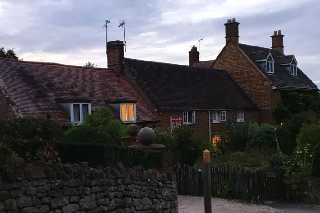 Cotswolds Cottage Ilmington With Wood Burning Stove & Bbq - Pet Friendly ชิปปิงแคมป์เดน ภายนอก รูปภาพ